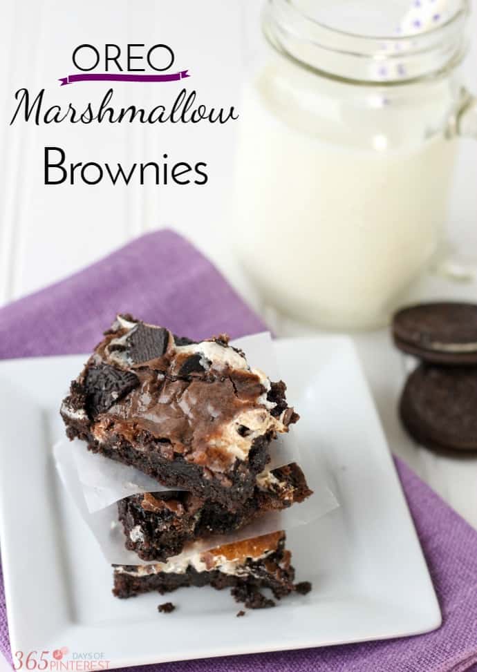 This simple recipe for OREO Marshmallow Brownies will satisfy all your chocolate cravings! chocolate | dessert | Oreos | brownie recipe | via @nmburk