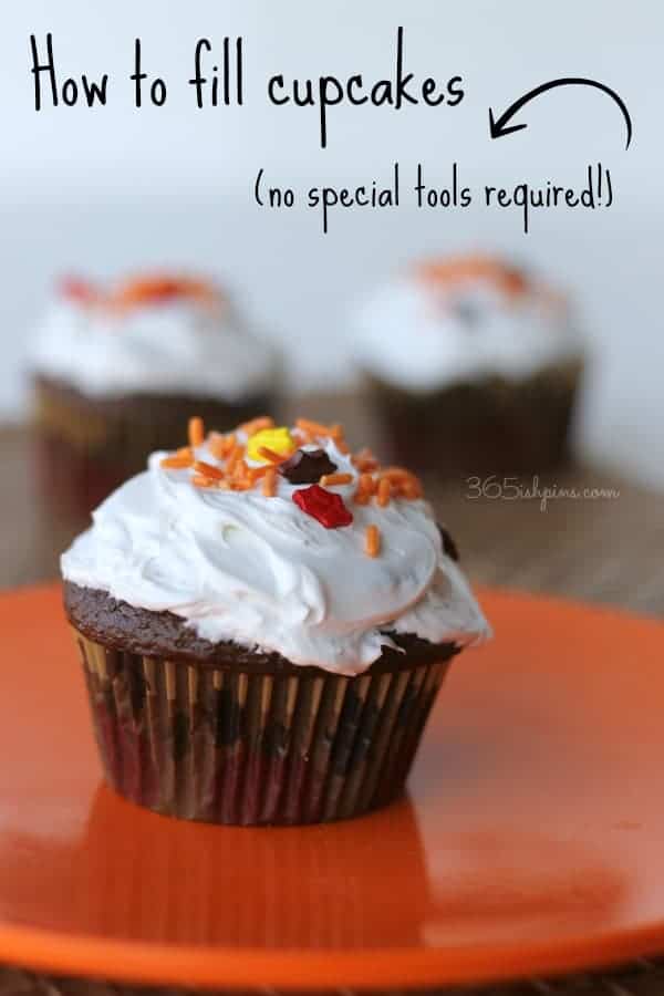 how to fill cupcakes via @nmburk