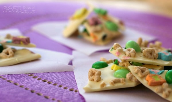 A perfect snack for St. Patrick's Day, this candy bark comes together in minutes with chocolate, mint and crunchy cereal!