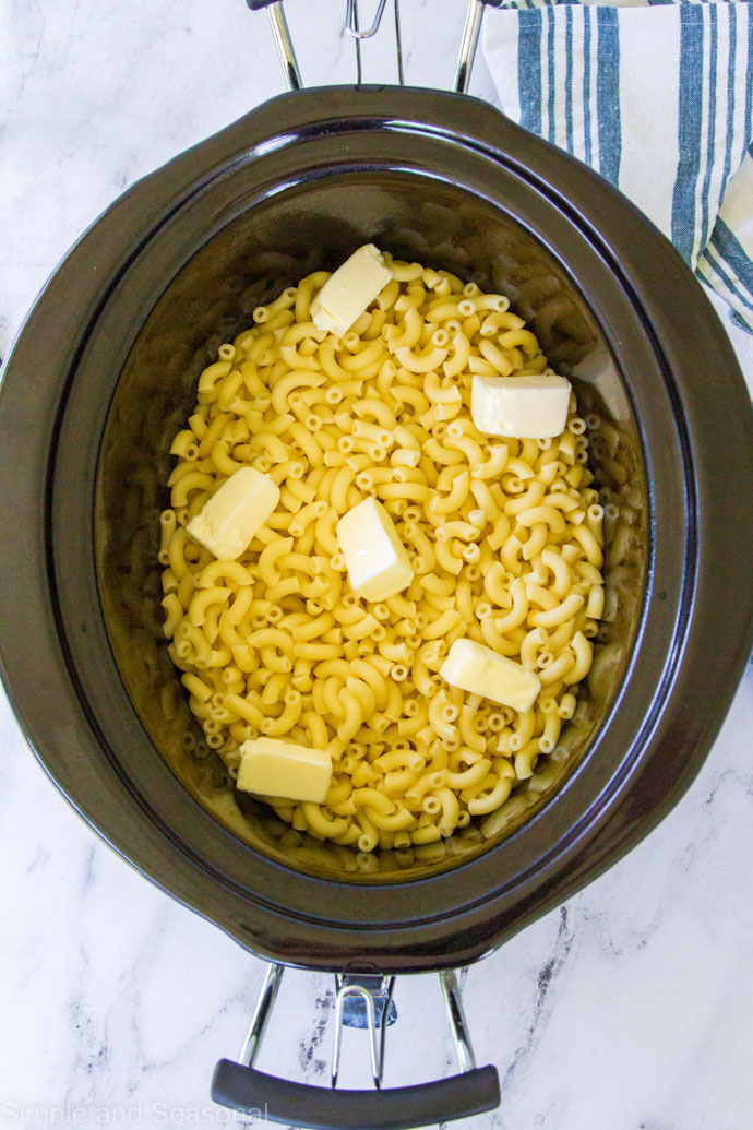 Mac and cheese in my new 9x13 crockpot! #yummo #easycooking #easymeals