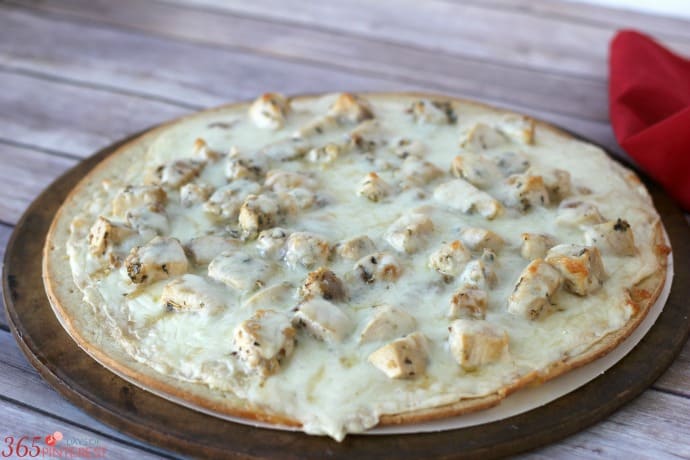 whole cooked garlic chicken pizza