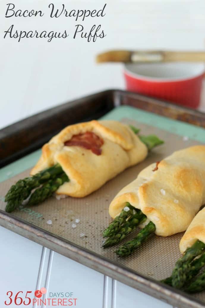 If you're looking for a great appetizer or perfect Easter side dish, these bacon wrapped asparagus puffs are the perfect fit! Try them with Pepper Jack cheese for a spicy twist! #asparagus #Easter #SideDish #bacon via @nmburk