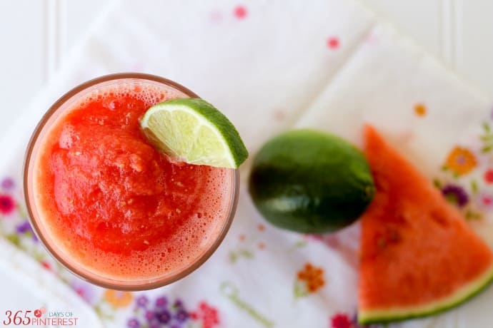 sparkling watermelon slushie with lime