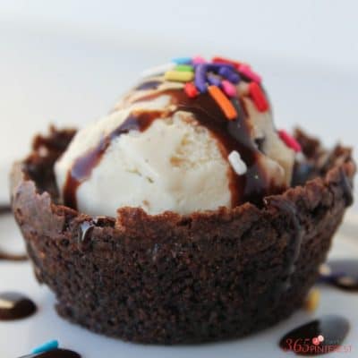 Family movie night is easy with these simple brownie bowls and an inspiring movie like GREATER!
