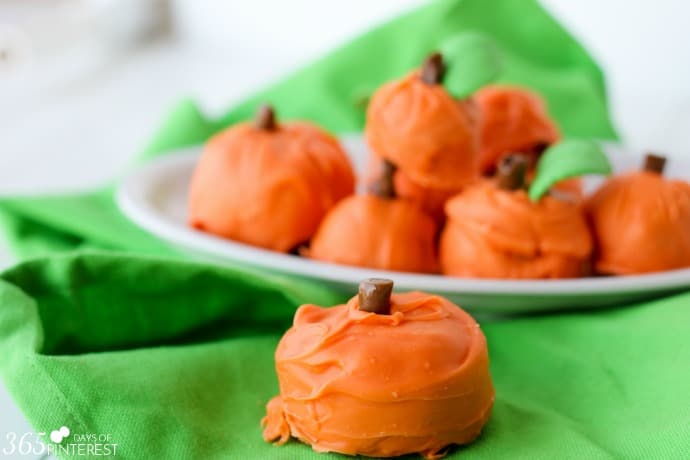 cake-ball-pumpkins-wide