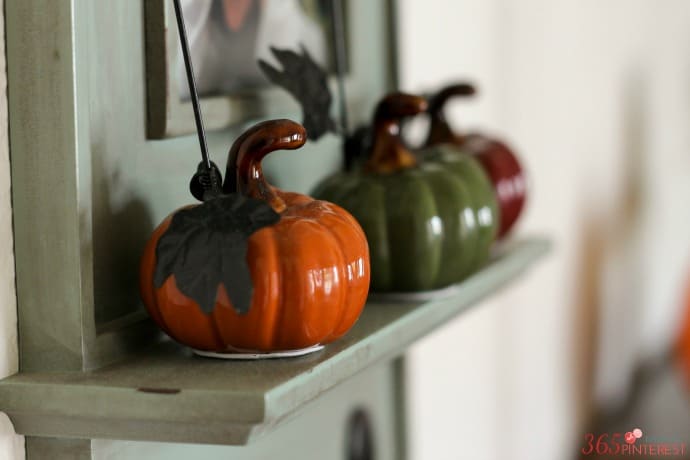 fall-decor-mini-pumpkins