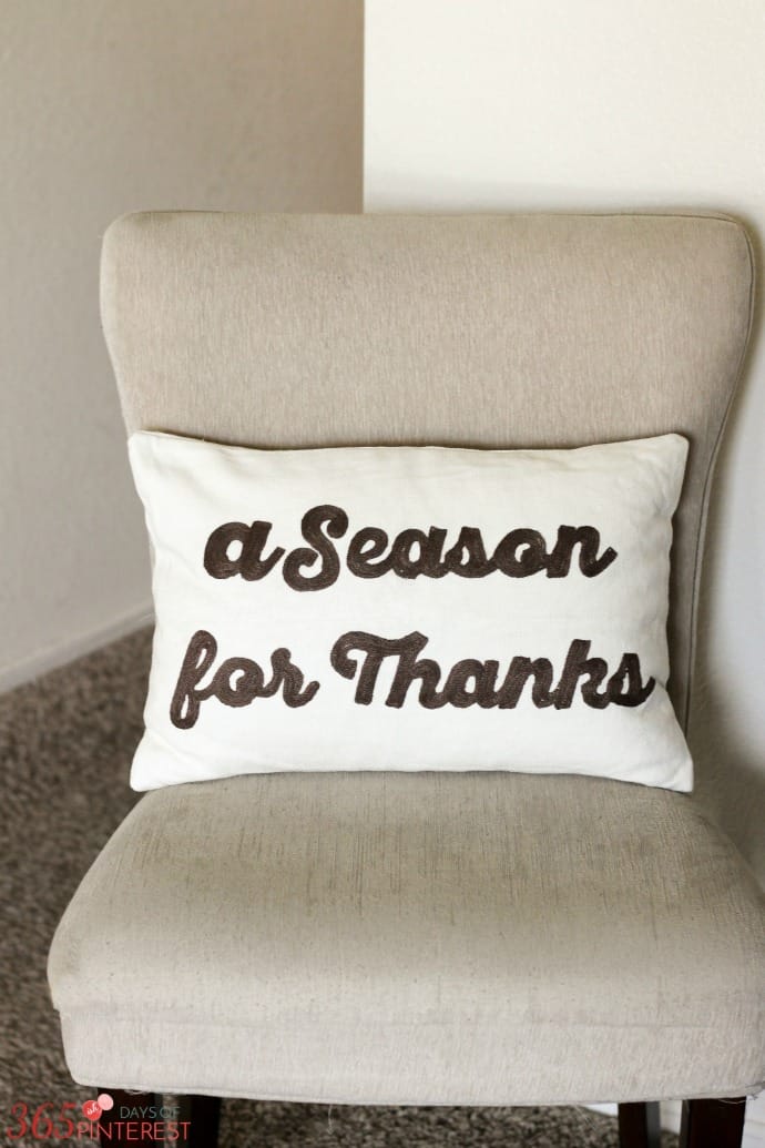 fall-decor-thanks-pillow