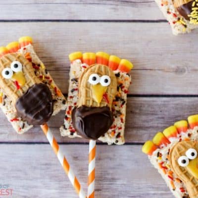 These Turkey Treats are perfect for class parties, the kids' table for Thanksgiving or just as a fun activity to do in the kitchen with your kids! 
