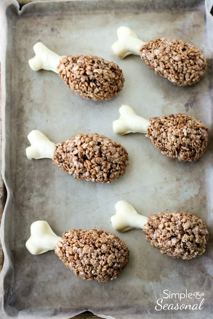 A fun twist on the classic Rice Krispies treat, these Turkey Leg Treats are a fun Thanksgiving dessert for kids and adults alike!
