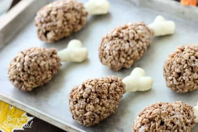 Rice Krispie Treats Turkey - a fun Thanksgiving dessert