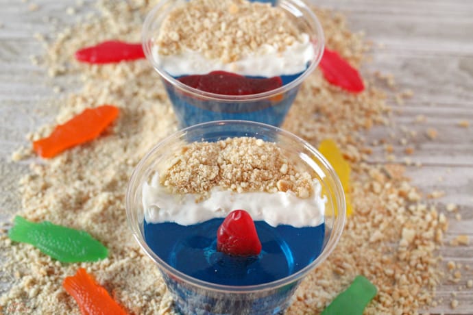 Day at the Beach Jello Cups are perfect for a summer party. The best part is once everyone is done eating the yummy treat, you can just throw away the dishes! Try them for your next luau or pool party.