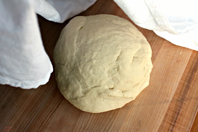 Covered dough with cloth 