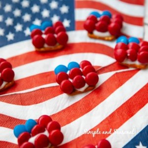 Add a festive touch to your summer table with these Patriotic Pretzel Bites. Every bite is a combination of sweet and salty!