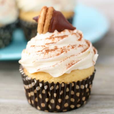 Chocolate and peanut butter come together to make easy, fall-inspired Chocolate Acorn Cupcakes!