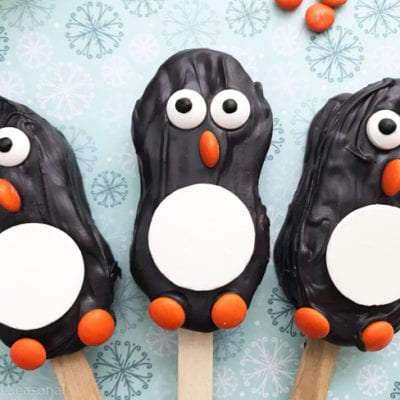 Celebrate winter, Christmas and all things "penguin" with these easy Penguin Nutter Butters! They are an adorable no bake treat perfect for cookie exchanges or fun with the kids.