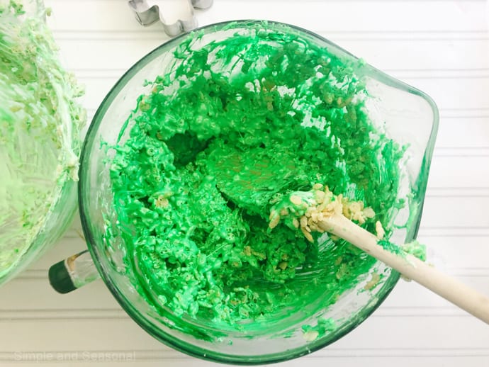 dark green marshmallow and cereal mixture