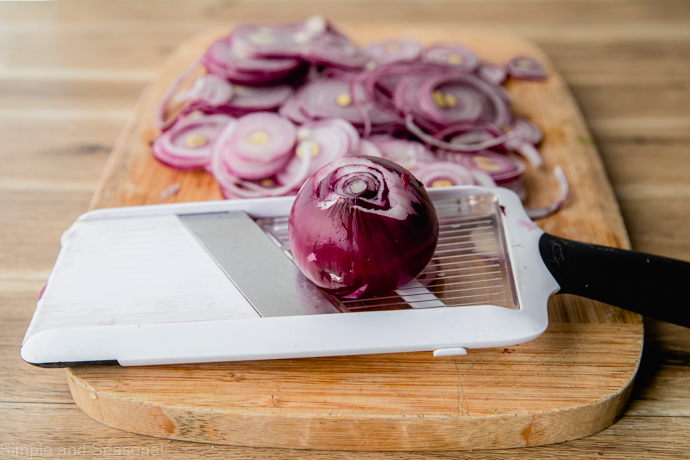 How To Use A Mandoline Slicer For Onions