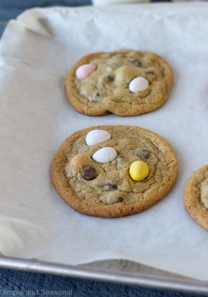 baking sheet lined with parchment paper